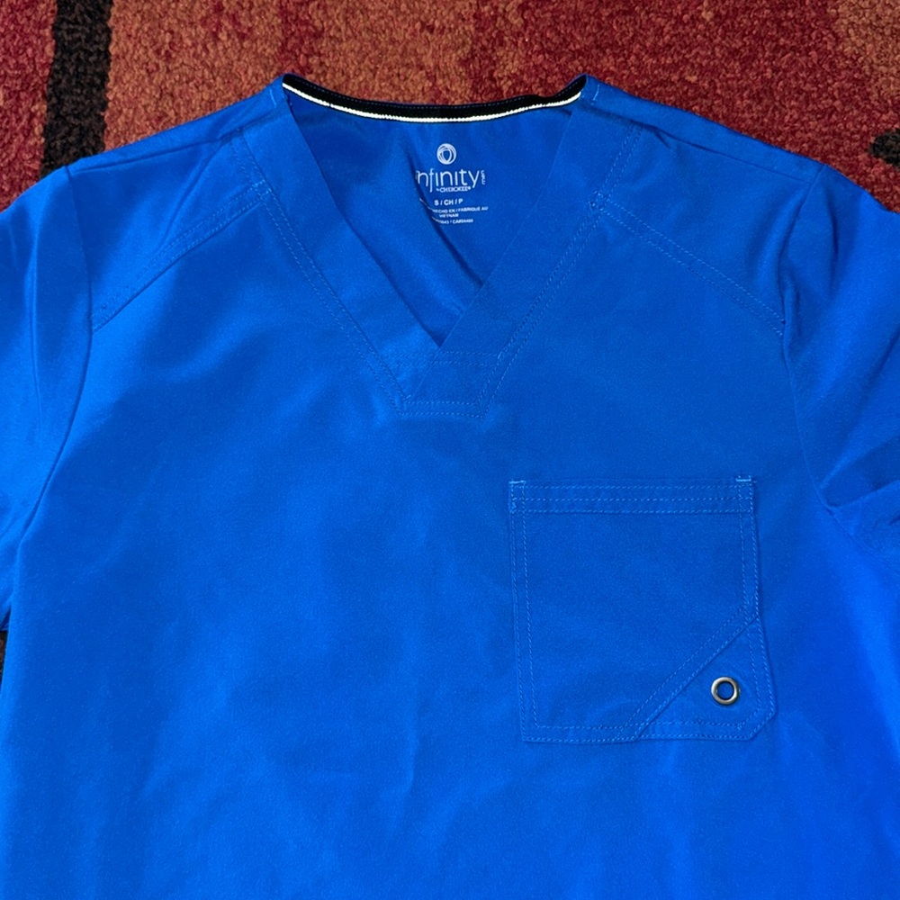 Cherokee Infinity Scrub Top - Picture 2 of 7
